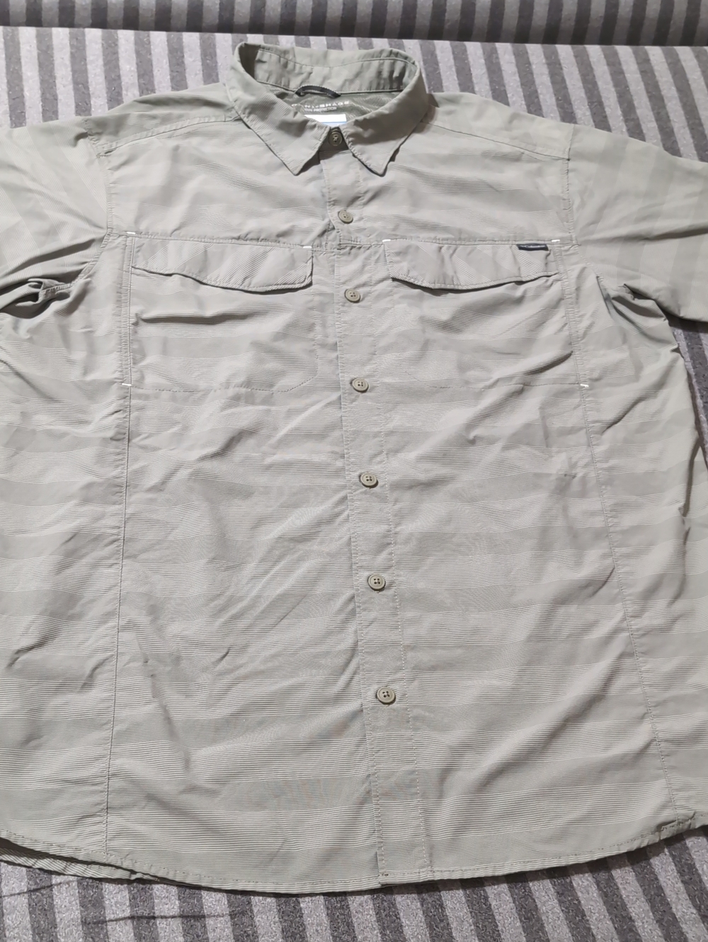 Columbia Men's Short-Sleeve Button-Up Shirt in Light Sage